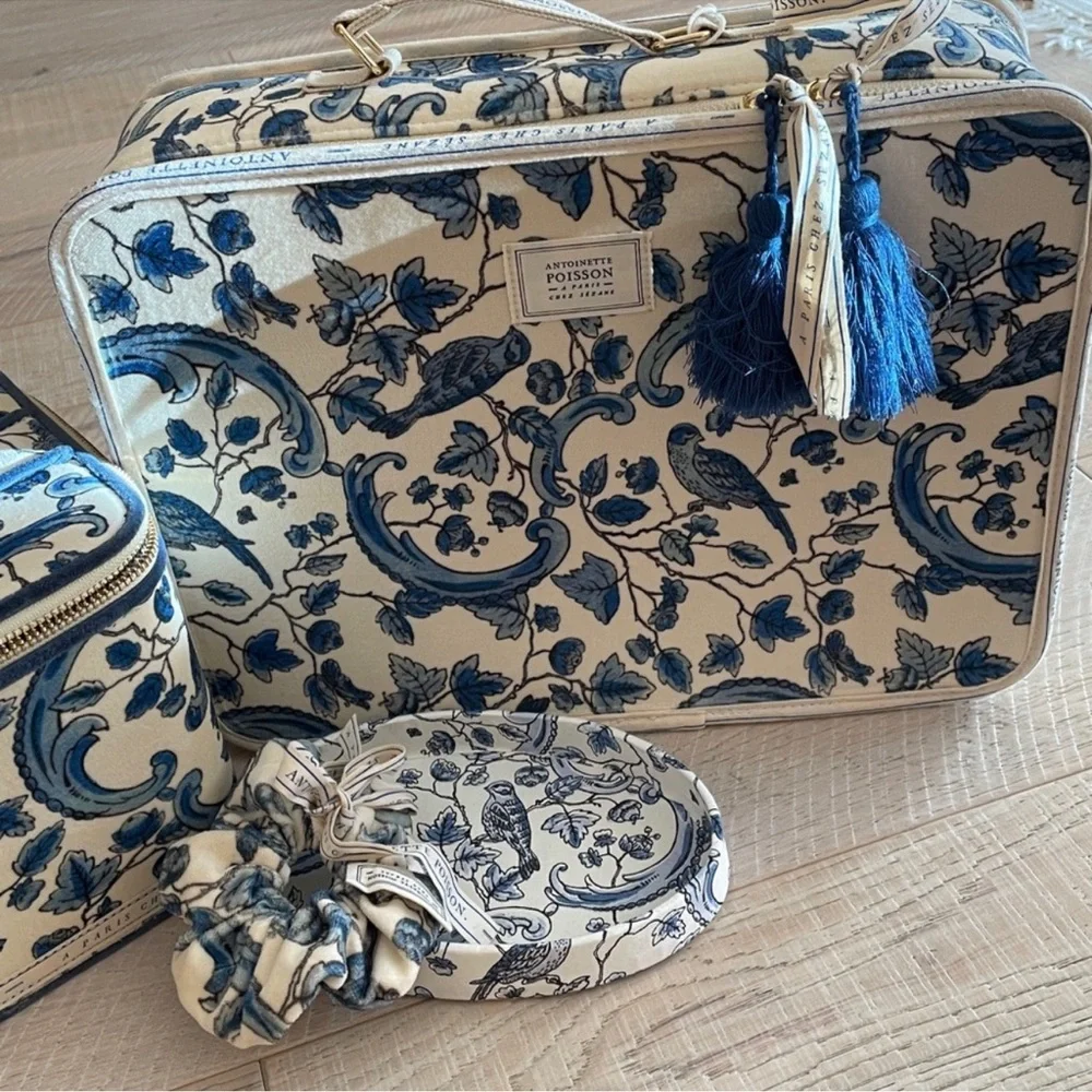 Sezane x Antoinette Poisson Floral Blue and White Travel Case - Picture 5 of 8